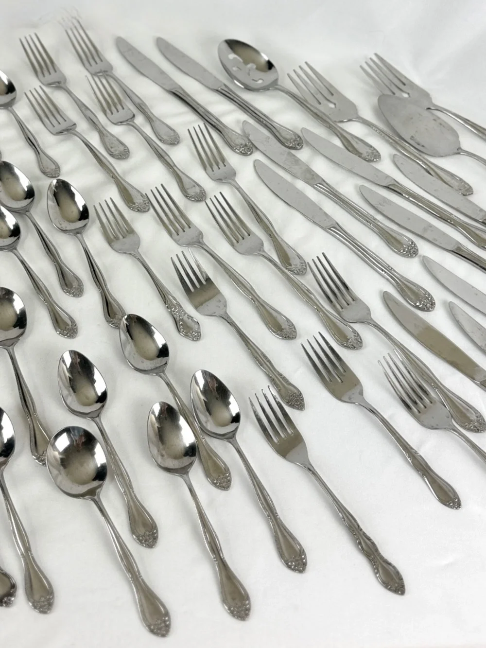Vintage Carlton CAS4 Stainless Steel Flatware w Serving Pieces 43 pc Lot Japan